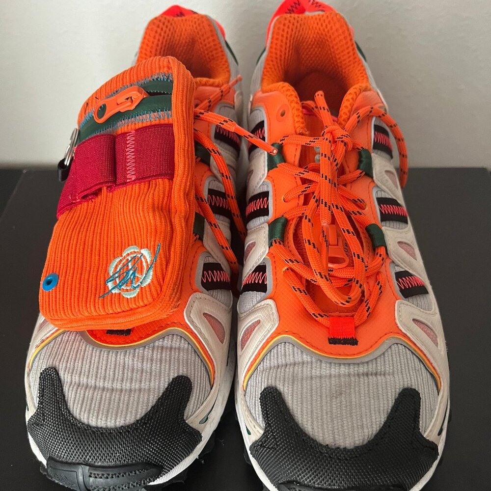 Adidas Superturf Adventure Size 8 👟 Lightweight & Durable Sneakers 🌟"